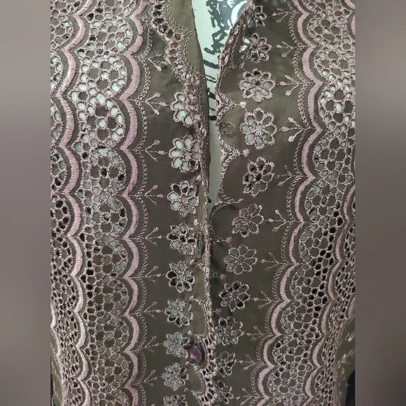 Vintage 1970s Lee Mar Pageant Cottagecore Grannycore Embroidered Boho Button Top - Picture 2 of 6